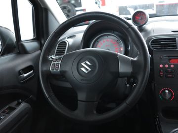 Car image 11