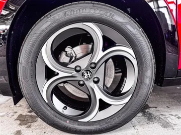 Car image 28