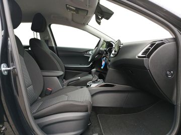 Car image 24