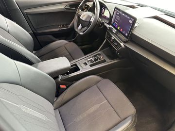 Car image 30