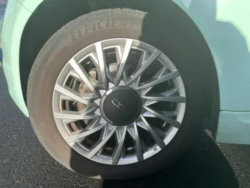 Car image 34