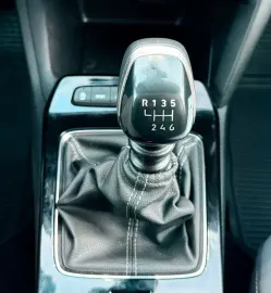 Car image 36