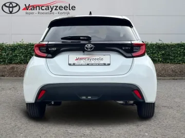 Car image 4