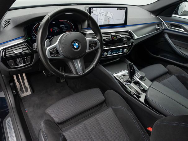 BMW 530d Touring M 210 kW image number 23