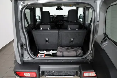 Car image 28
