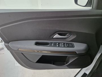 Car image 33