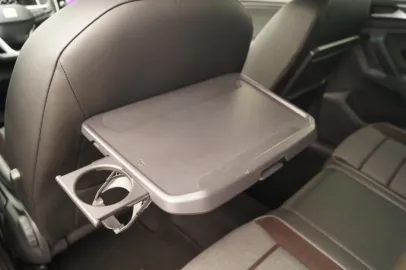 Car image 32