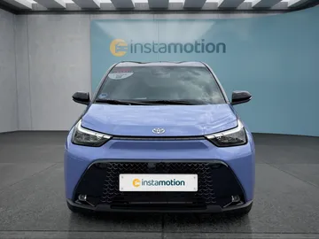 Car image 3