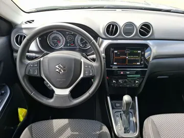 Car image 19
