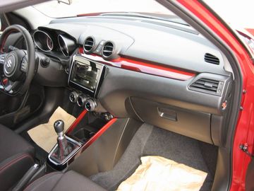 Car image 12