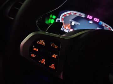 Car image 25