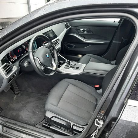 BMW 320d Touring 140 kW image number 4