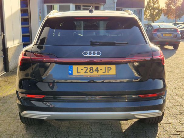 Audi e-tron 55 quattro S-line 300 kW image number 35