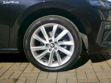 Car image 32