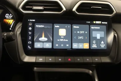 Car image 12