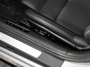 Car image 37