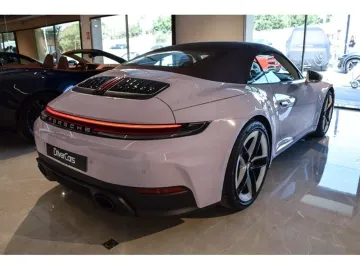 Car image 32