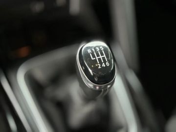 Car image 37