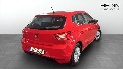 Car image 3