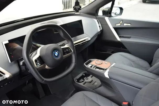 BMW iX xDrive50 385 kW image number 18