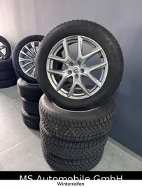 Car image 27