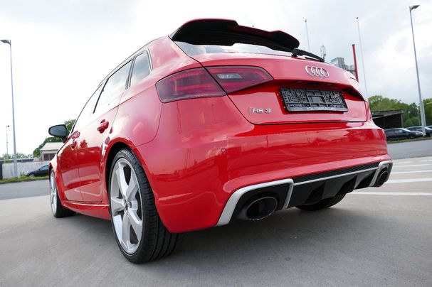 Audi RS3 2.5 TFSI quattro S tronic Sportback 270 kW image number 3