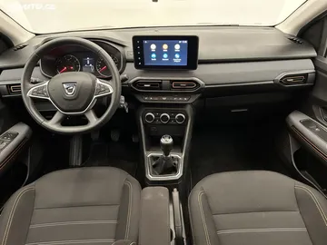 Car image 5