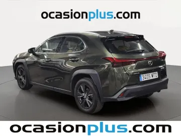 Car image 4
