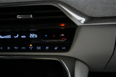 Car image 49