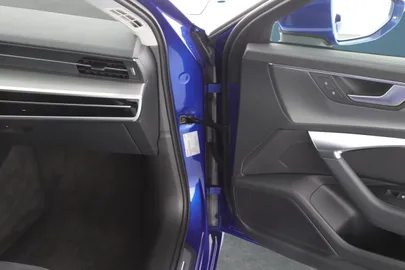 Car image 24