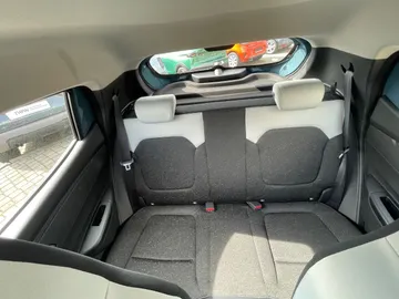 Car image 47