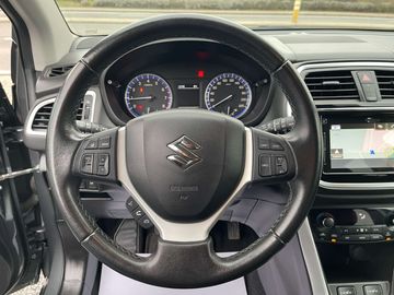 Car image 12