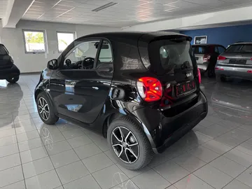 Car image 38