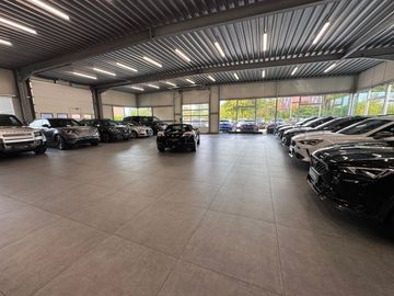Car image 49