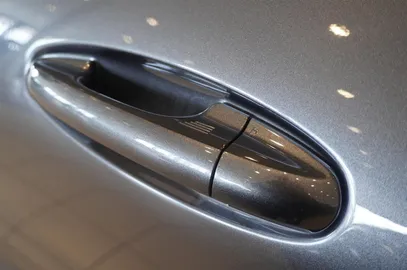 Car image 30