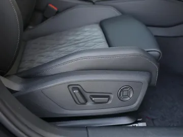Car image 40