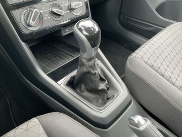 Car image 29