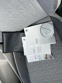 Car image 30