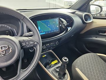 Car image 12