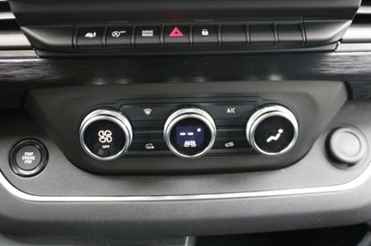 Car image 37