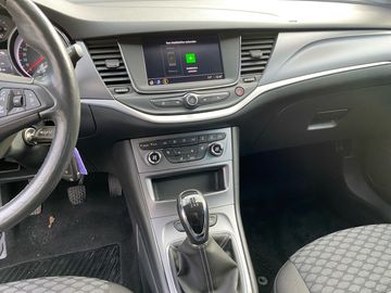 Car image 12