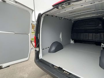 Car image 38