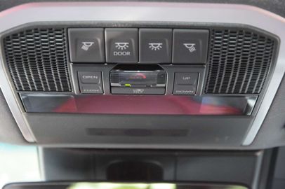 Car image 37