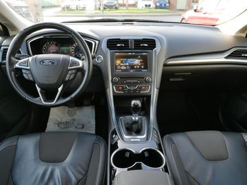 Car image 9