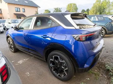 Car image 2