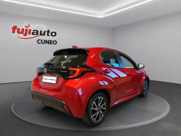 Car image 3