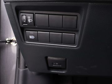 Car image 32