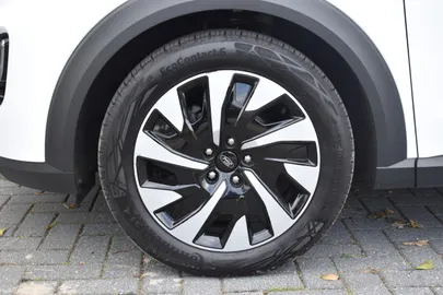Car image 37