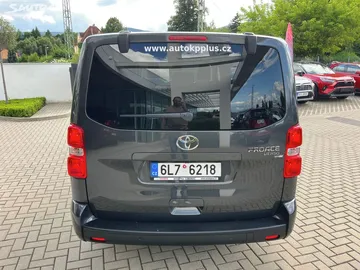 Car image 32