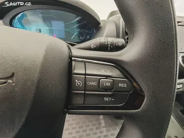 Car image 26